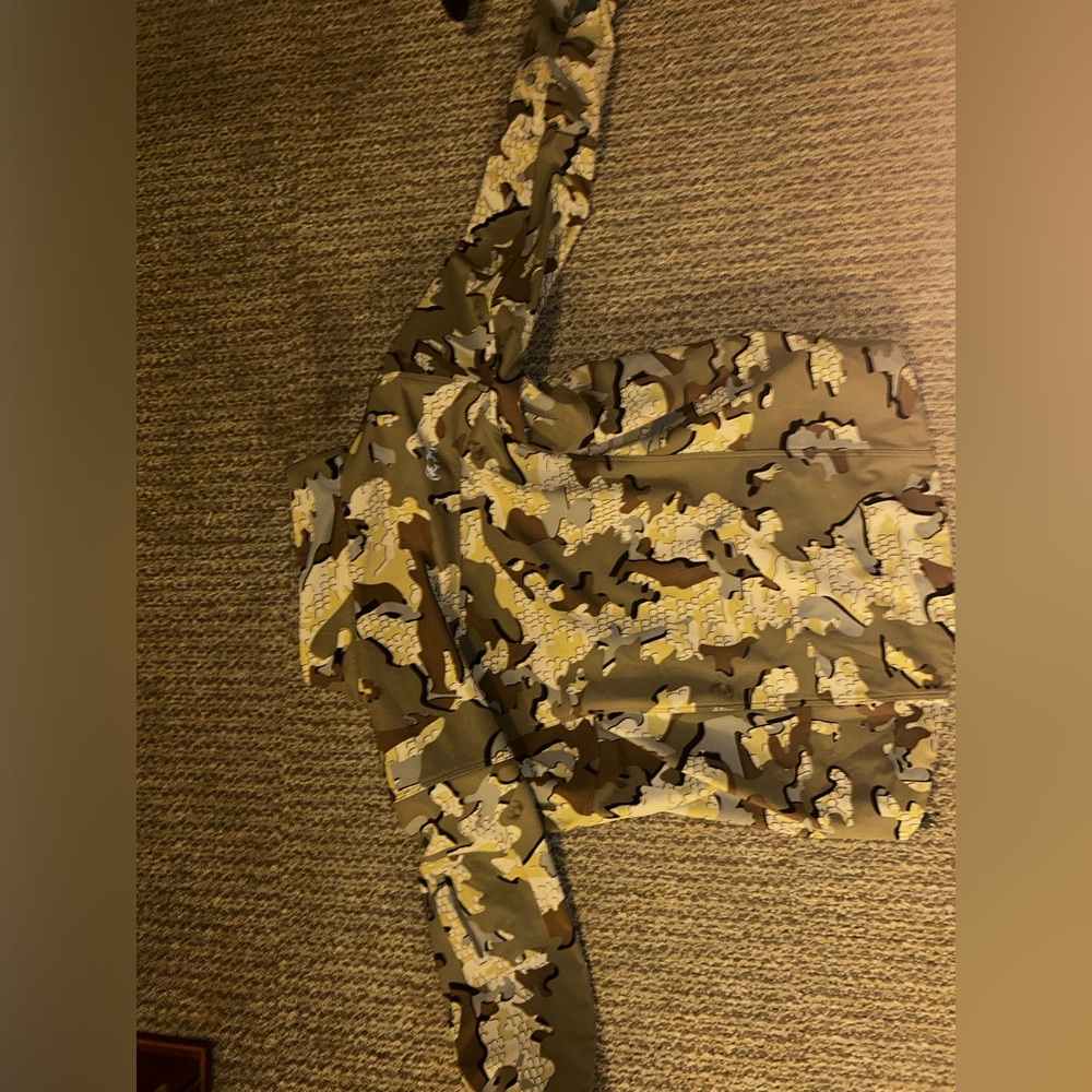 Womens Kuiu Jacket Size Small